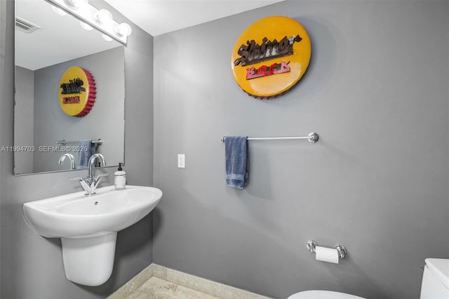 41 SE 5th St 1306, Miami, FL 33131