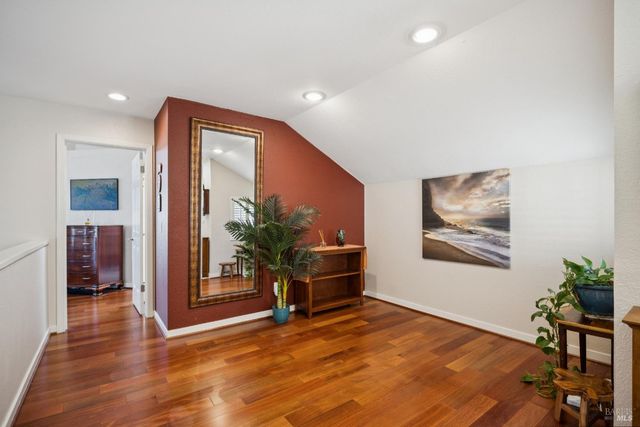 35 Princeville Ct, Petaluma, CA 94954