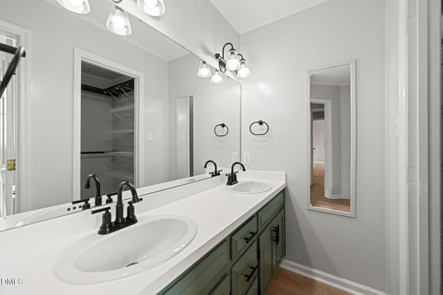 5513 Dunallie Drive, Fuquay Varina, NC 27526