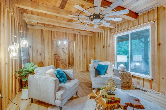 150 Humpty Dumpty Rd, White Bluff, TN 37187
