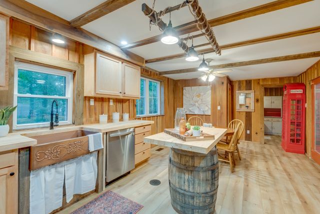 150 Humpty Dumpty Rd, White Bluff, TN 37187