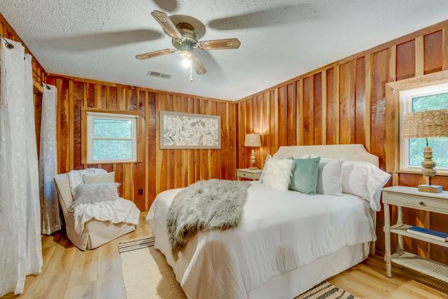 150 Humpty Dumpty Rd, White Bluff, TN 37187