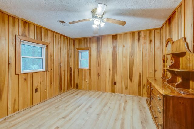 150 Humpty Dumpty Rd, White Bluff, TN 37187