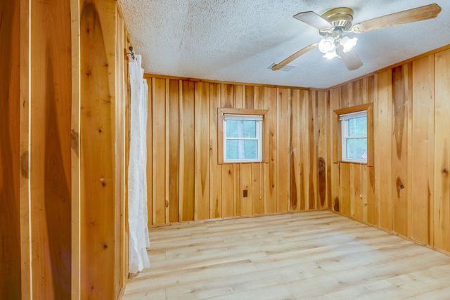 150 Humpty Dumpty Rd, White Bluff, TN 37187