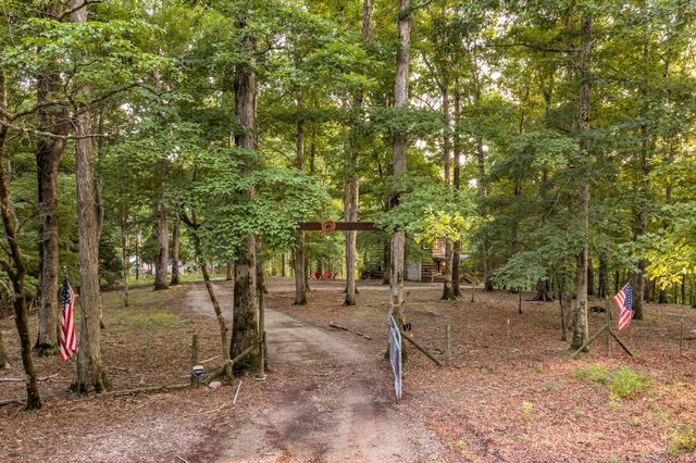 150 Humpty Dumpty Rd, White Bluff, TN 37187
