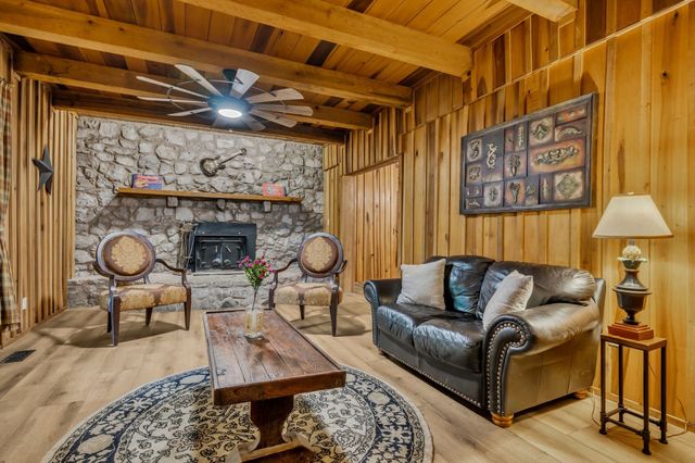 150 Humpty Dumpty Rd, White Bluff, TN 37187