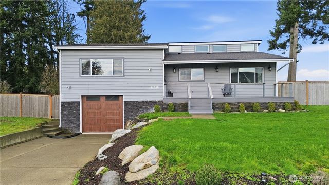21015 30th Street Ct E, Lake Tapps, WA 98391