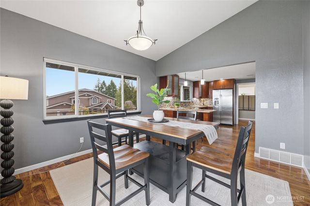 21015 30th Street Ct E, Lake Tapps, WA 98391