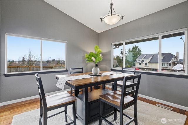 21015 30th Street Ct E, Lake Tapps, WA 98391