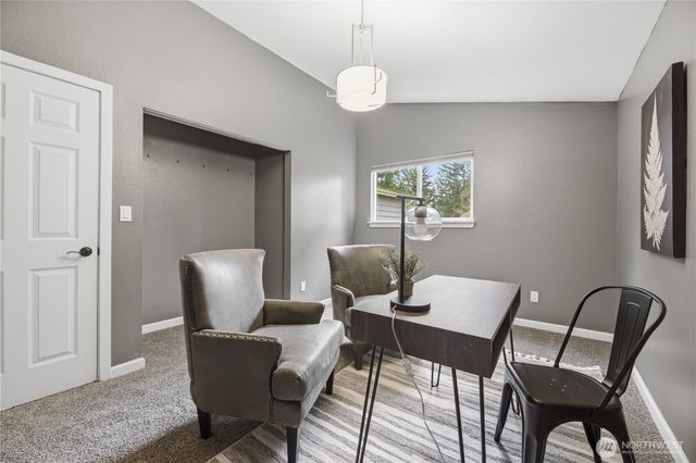 21015 30th Street Ct E, Lake Tapps, WA 98391