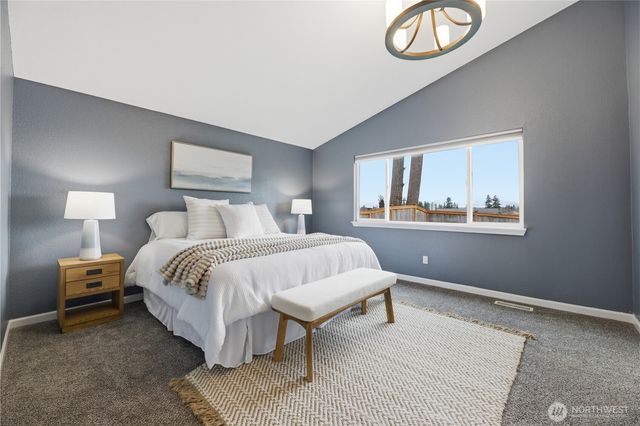 21015 30th Street Ct E, Lake Tapps, WA 98391