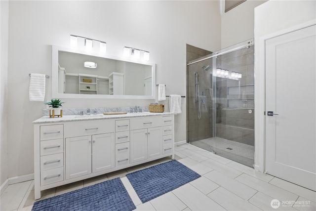 21015 30th Street Ct E, Lake Tapps, WA 98391