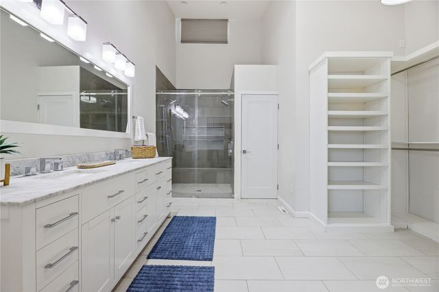 21015 30th Street Ct E, Lake Tapps, WA 98391