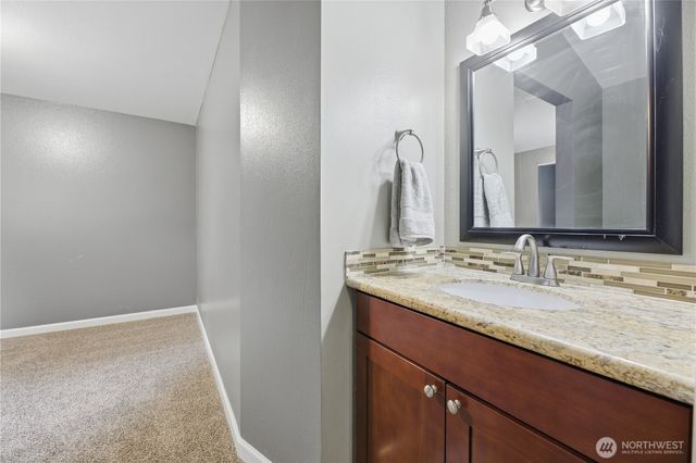 21015 30th Street Ct E, Lake Tapps, WA 98391