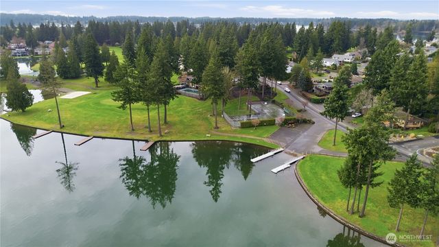 21015 30th Street Ct E, Lake Tapps, WA 98391