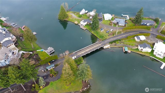 21015 30th Street Ct E, Lake Tapps, WA 98391