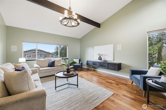 21015 30th Street Ct E, Lake Tapps, WA 98391