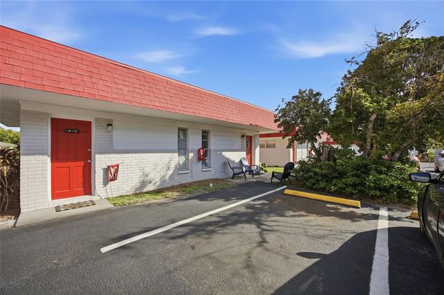 1302 MORRIS PARK, Tampa, FL 33612