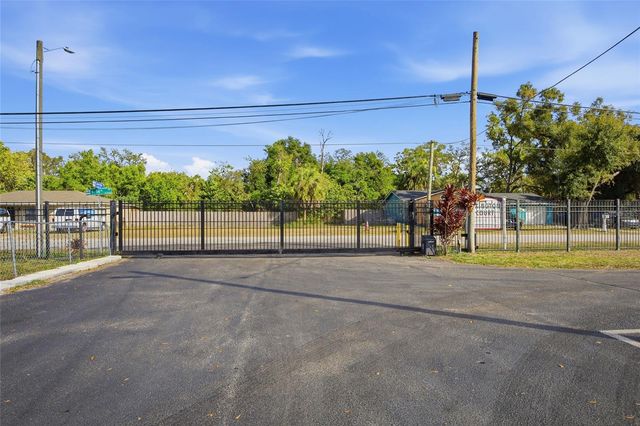 1302 MORRIS PARK, Tampa, FL 33612