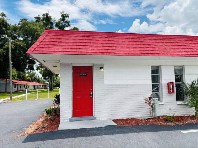 1302 MORRIS PARK, Tampa, FL 33612
