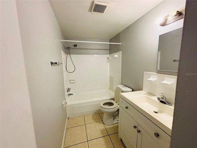 1302 MORRIS PARK, Tampa, FL 33612