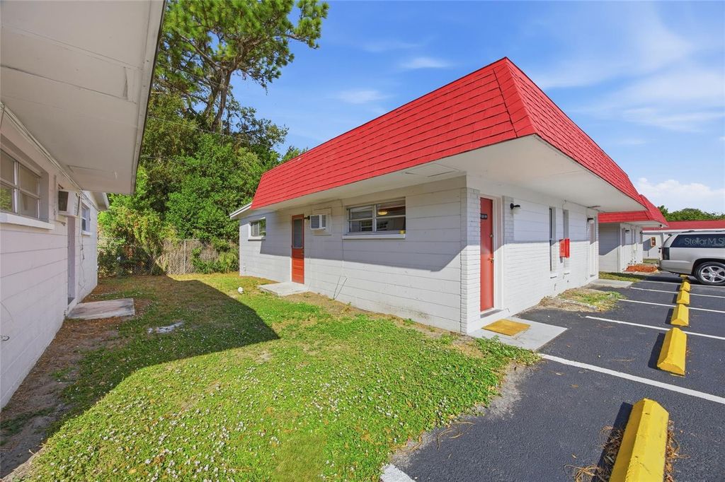 1302 MORRIS PARK, Tampa, FL 33612