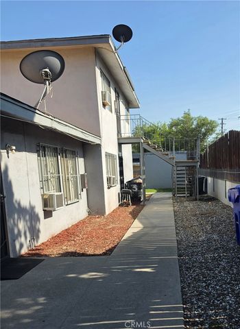 687 W 17th 4, San Bernardino, CA 92405