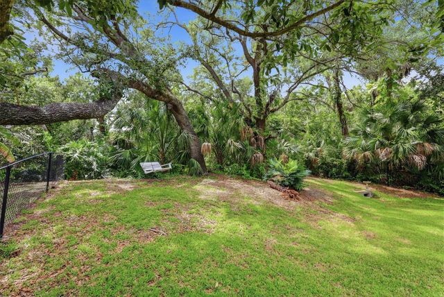 1063 GREYSTONE LANE, Sarasota, FL 34232