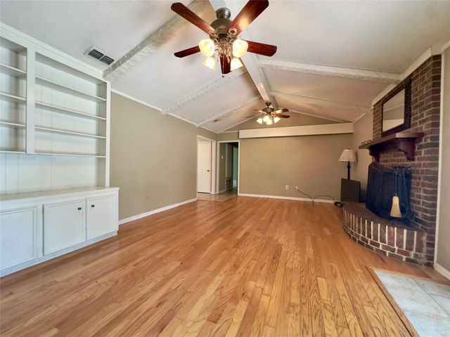 1442 Sleepy Hollow Drive, Lufkin, TX 75904