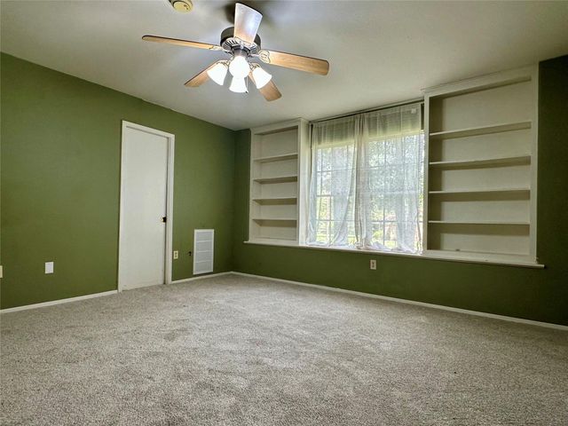 1442 Sleepy Hollow Drive, Lufkin, TX 75904