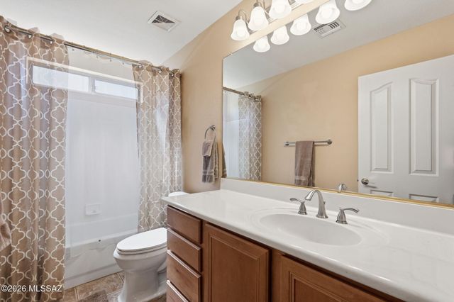 1141 N Desert Deer Pass, Green Valley, AZ 85614