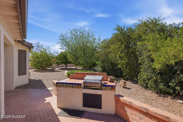 1141 N Desert Deer Pass, Green Valley, AZ 85614