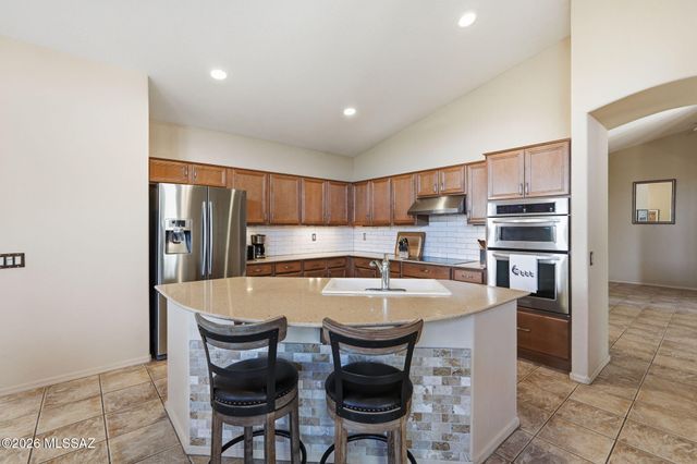 1141 N Desert Deer Pass, Green Valley, AZ 85614