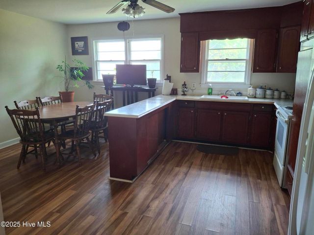 1702 Clark Avenue, New Bern, NC 28560