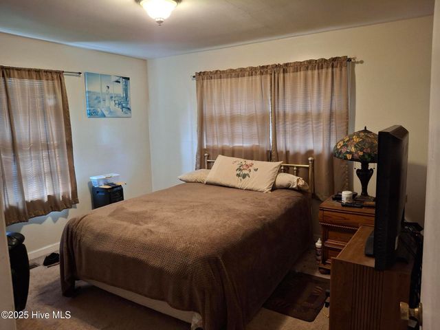 1702 Clark Avenue, New Bern, NC 28560