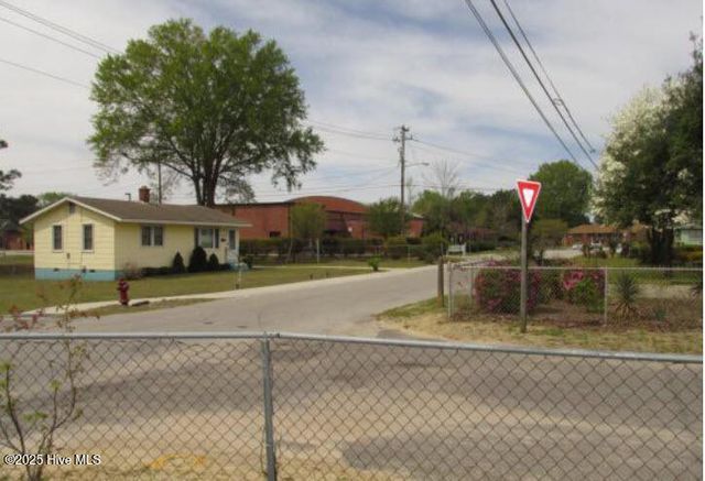 1702 Clark Avenue, New Bern, NC 28560