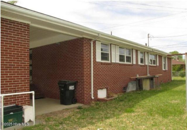 1702 Clark Avenue, New Bern, NC 28560