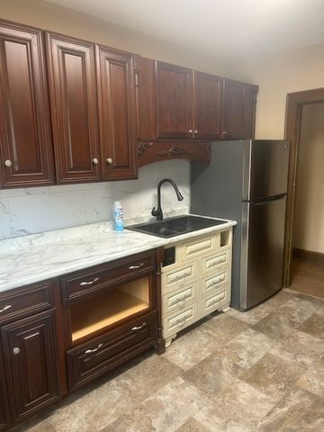 1609 17th Avenue, Rockford, IL 61104