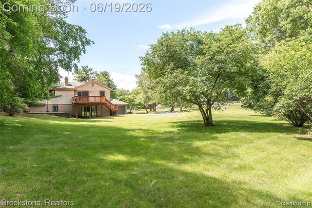 12168 Carriage Trail Circle, Davisburg, MI 48350