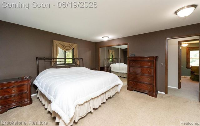 12168 Carriage Trail Circle, Davisburg, MI 48350