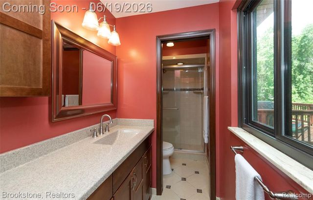 12168 Carriage Trail Circle, Davisburg, MI 48350