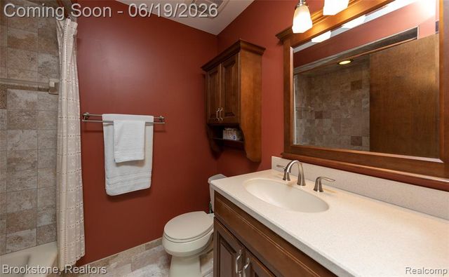 12168 Carriage Trail Circle, Davisburg, MI 48350