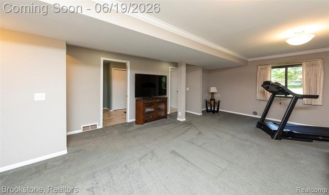 12168 Carriage Trail Circle, Davisburg, MI 48350