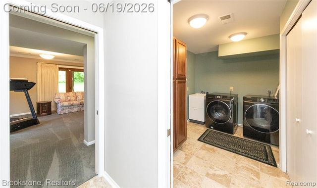 12168 Carriage Trail Circle, Davisburg, MI 48350