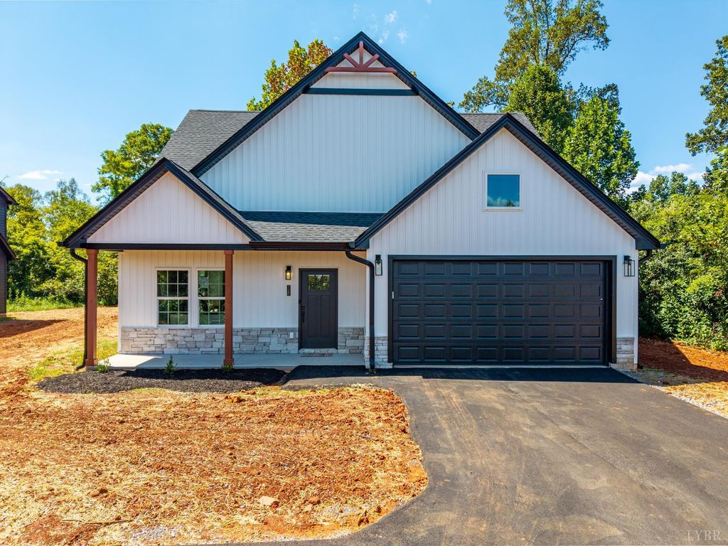 128 Riverside Dr, Lynchburg, VA 24503