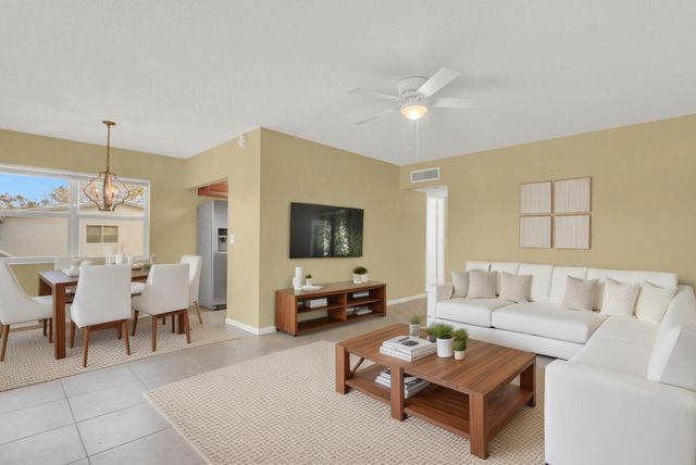 184 Norwich H, West Palm Beach, FL 33417