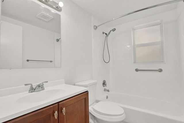 184 Norwich H, West Palm Beach, FL 33417