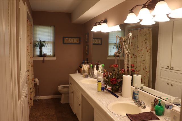 2137 State Highway 69 S, Greenville, TX 75402