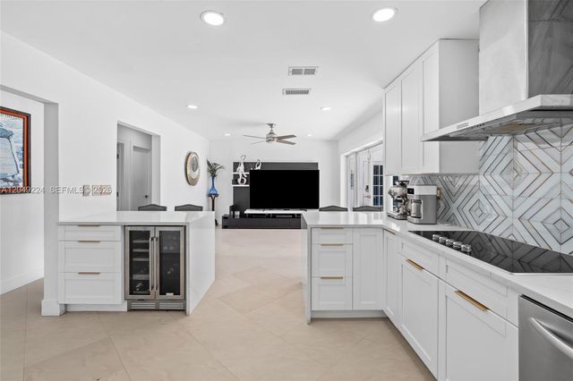20235 Highland Lakes Boulevard, Miami, FL 33179