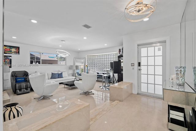 20235 Highland Lakes Boulevard, Miami, FL 33179